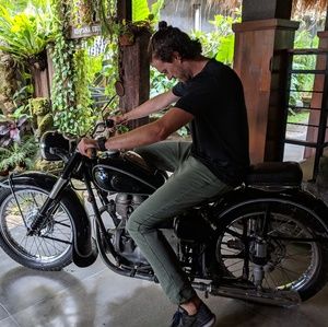 Meet your Posher, Leland